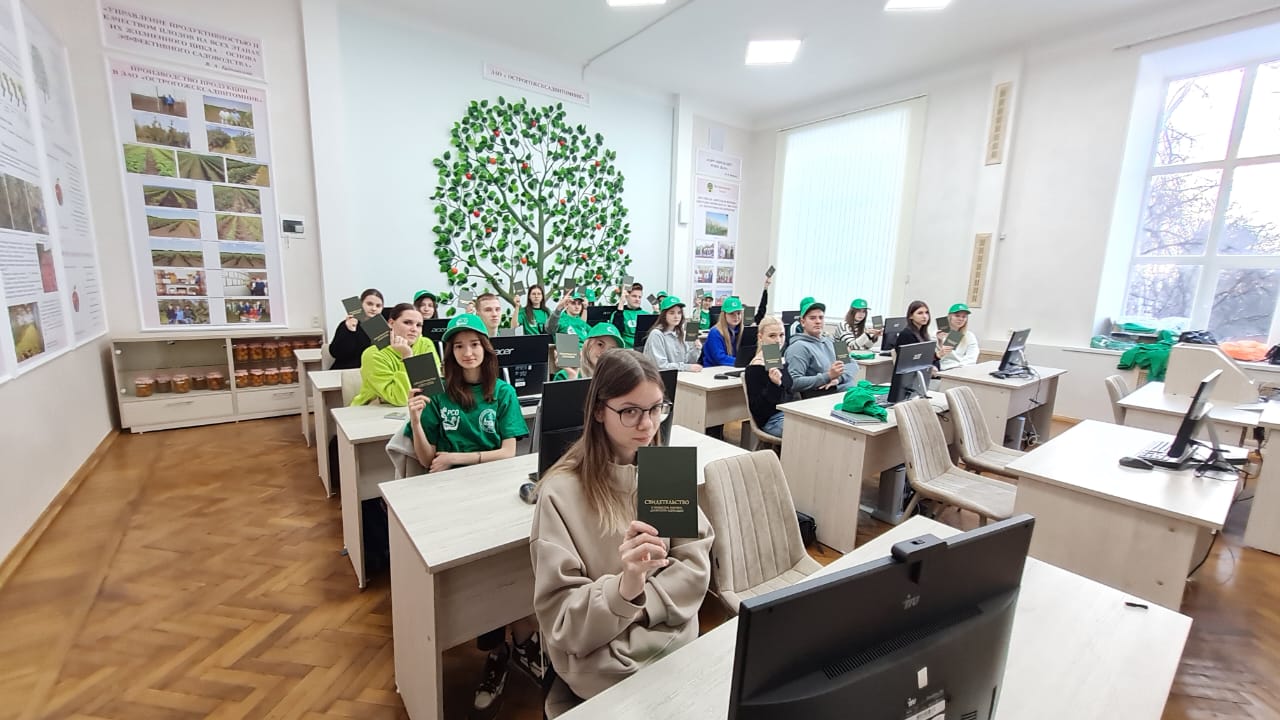БОЙЦЫ  СТУДЕНЧЕСКИХ  ОТРЯДОВ  УСПЕШНО  ЗАВЕРШИЛИ  ПРОФЕССИОНАЛЬНОЕ ОБУЧЕНИЕ