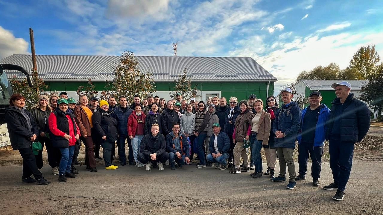 ВГАУ ПРИНЯЛ УЧАСТИЕ В АКЦИИ ПО СБОРУ ЯБЛОК И ЗЕМЛЯНИКИ В ПАВЛОВСКЕ!