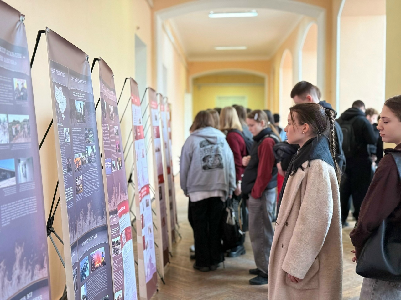 В ВОРОНЕЖСКОМ ГАУ ОТКРЫЛАСЬ ВЫСТАВКА-ОТКРОВЕНИЕ О СОБЫТИЯХ НА ДОНБАССЕ