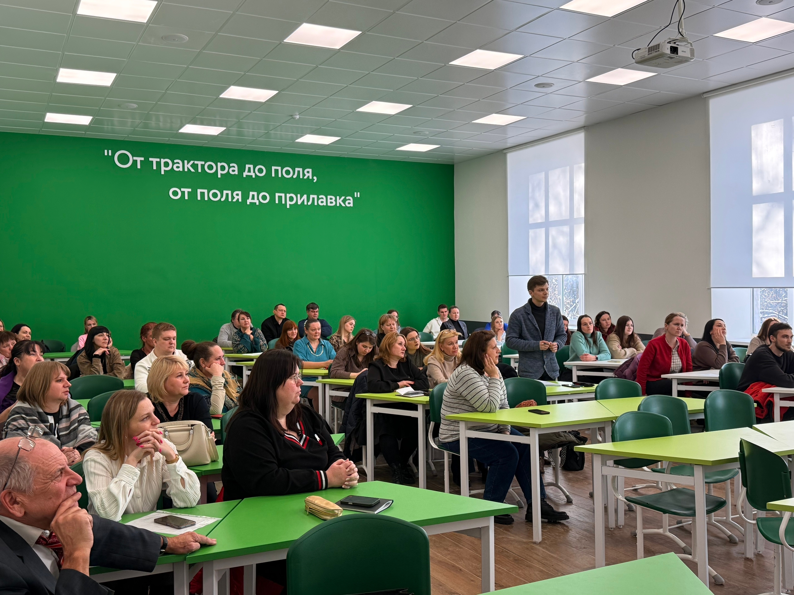 РУКОВОДСТВО ВГАУ ОБСУДИЛО СТРАТЕГИЮ РАЗВИТИЯ С КОЛЛЕКТИВОМ ФАКУЛЬТЕТА СПО