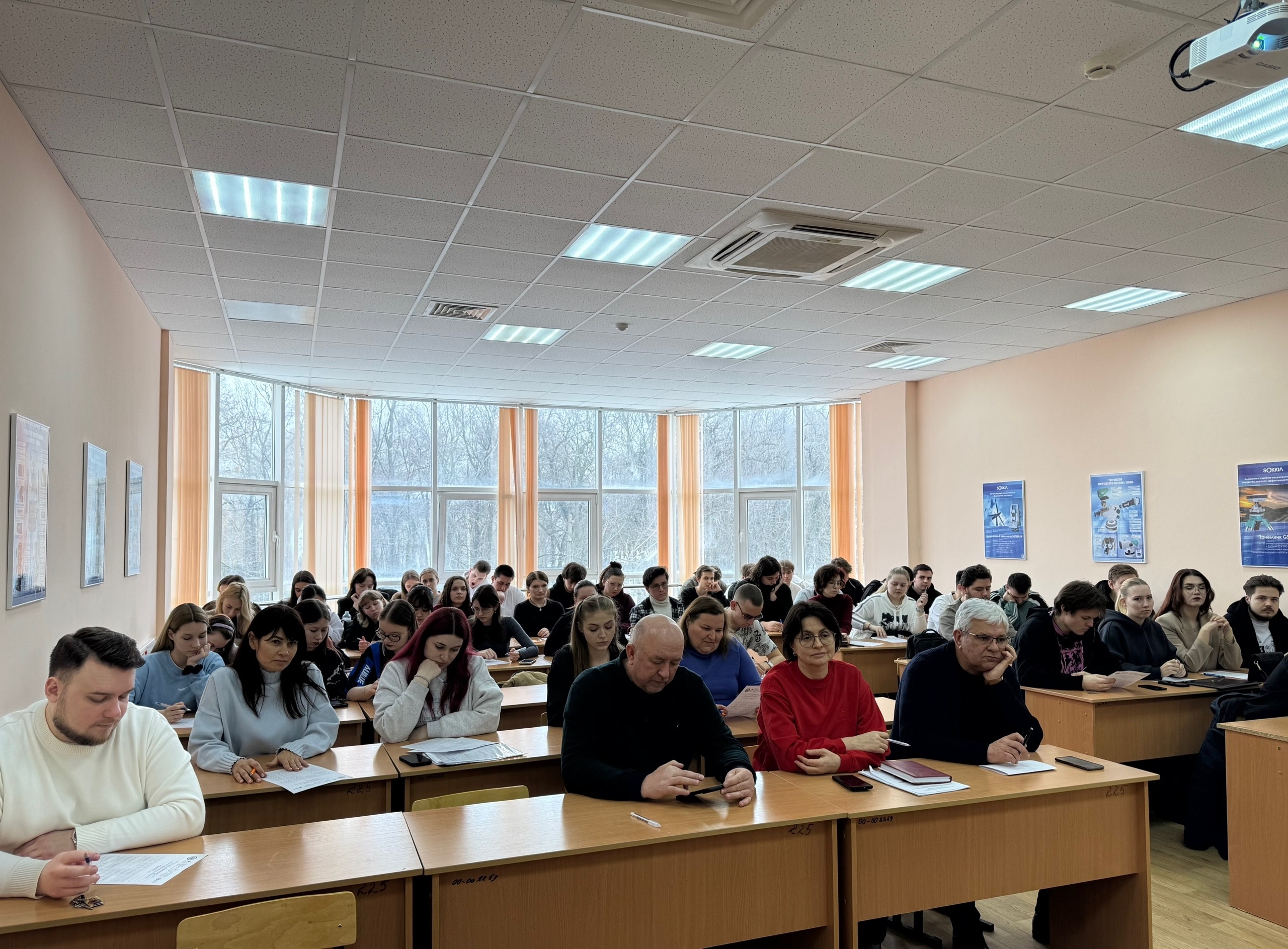 ЗЕМЕЛЬНО-КАДАСТРОВЫЙ ДИКТАНТ: СТУДЕНТЫ ВГАУ ПРОВЕРИЛИ СВОИ ЗНАНИЯ НА МЕЖДУНАРОДНОМ УРОВНЕ