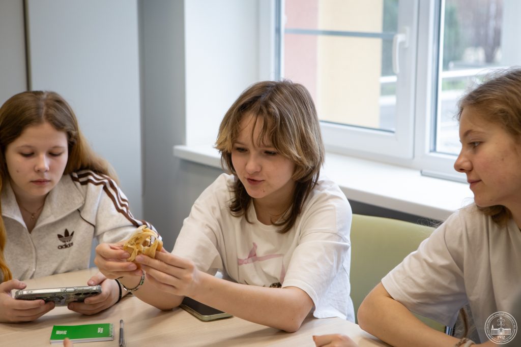 В АГРОШКОЛЕ «ОРИОН НАУКА» ПРОШЛИ ПРОФОРИЕНТАЦИОННЫЕ ЗАНЯТИЯ ОТ ФАКУЛЬТЕТА ВЕТЕРИНАРНОЙ МЕДИЦИНЫ ВГАУ