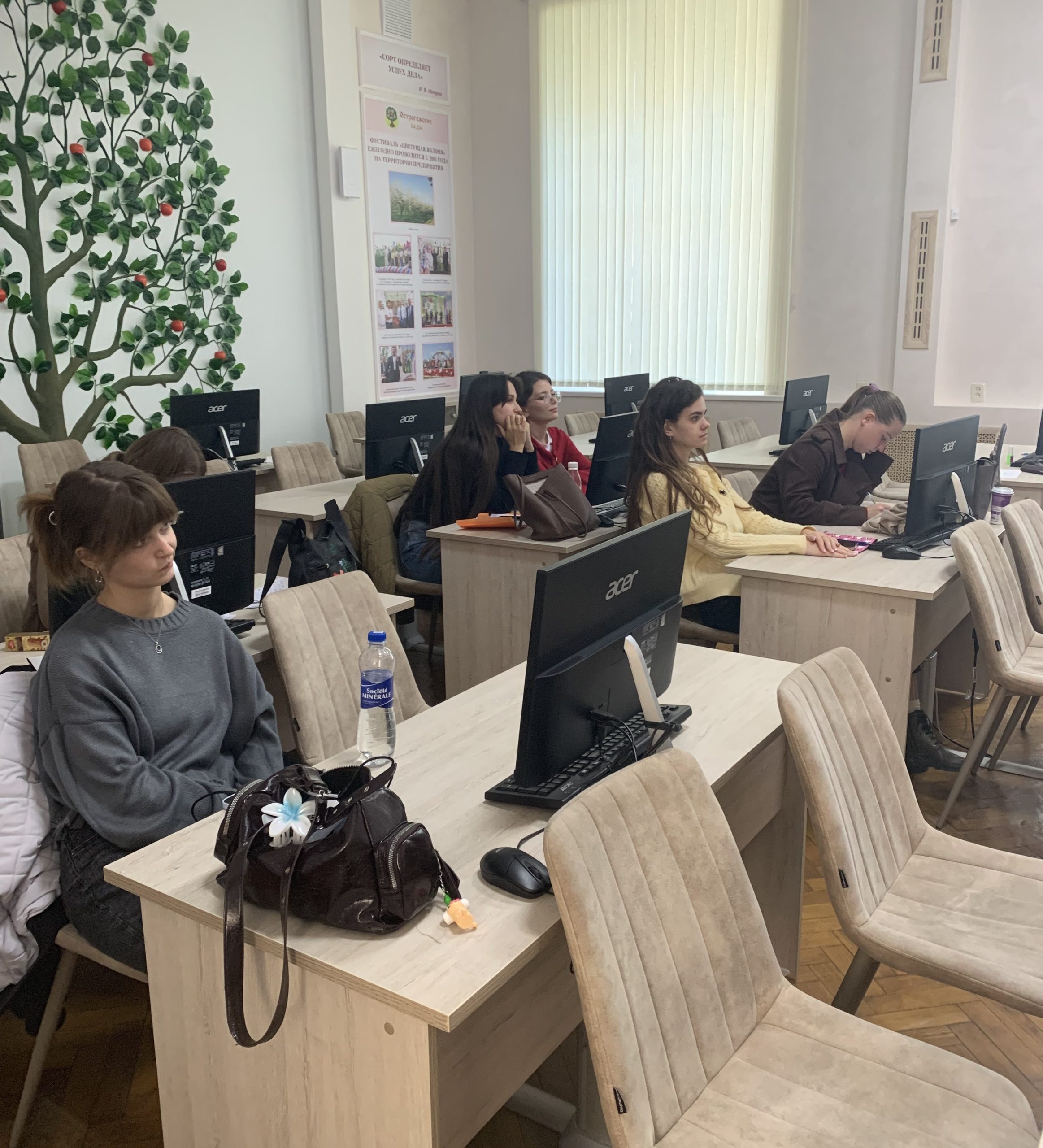 В СТЕНАХ ВОРОНЕЖСКОГО ГАУ ПРОШЕЛ МЕЖДУНАРОДНЫЙ ВЕБИНАР «ЗЕЛЕНЫЕ ПАМЯТНИКИ НАШЕГО ГОРОДА»