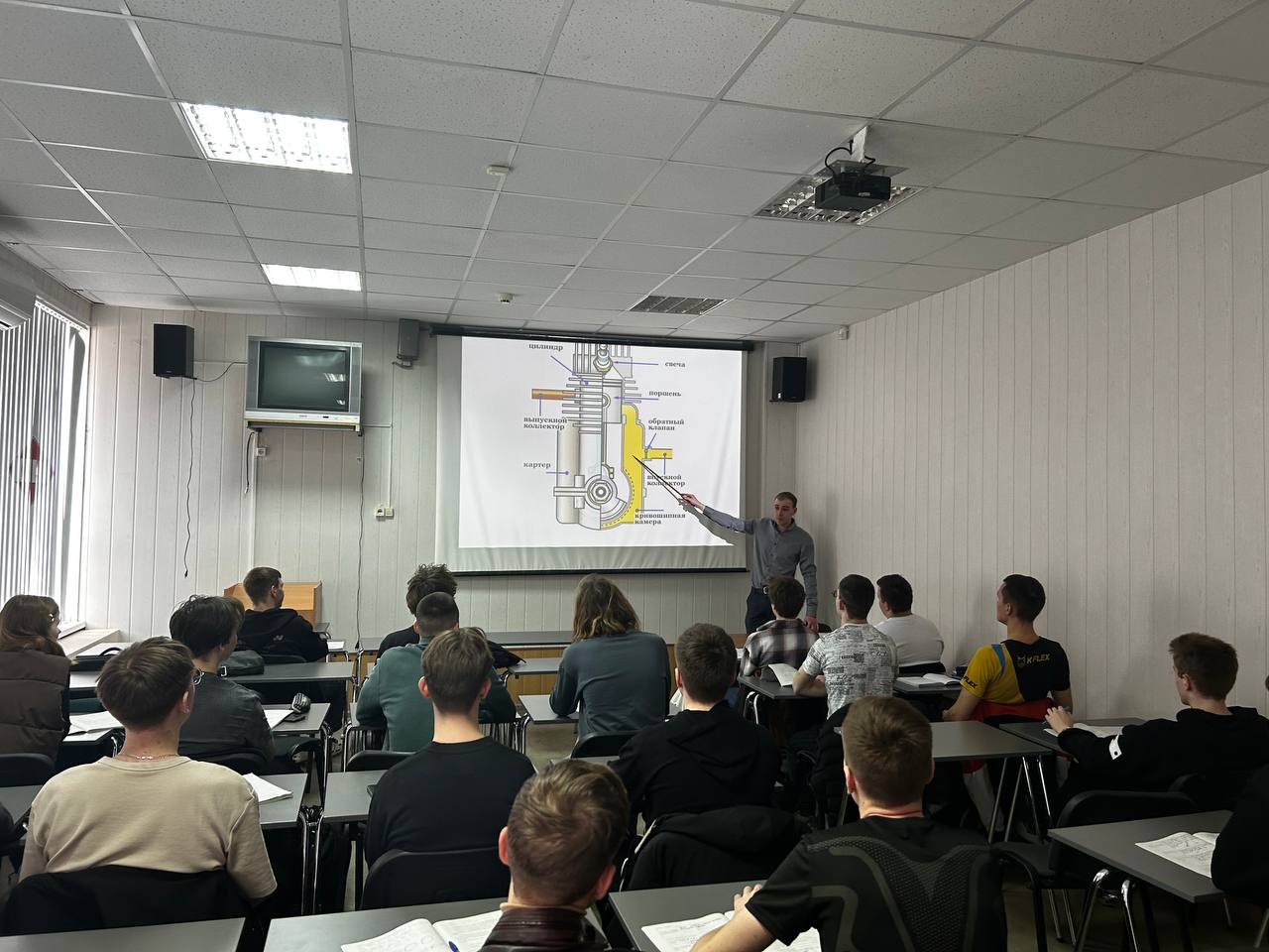 ВОРОНЕЖСКИЕ СТУДОТРЯДЫ ПОПОЛНЯТСЯ МЕХАНИЗАТОРАМИ: В ВУЗЕ СТАРТОВАЛО ОБУЧЕНИЕ ТРАКТОРИСТОВ-МАШИНИСТОВ СЕЛЬСКОХОЗЯЙСТВЕННОГО ПРОИЗВОДСТВА ДЛЯ СТУДЕНЧЕСКИХ ОТРЯДОВ АПК