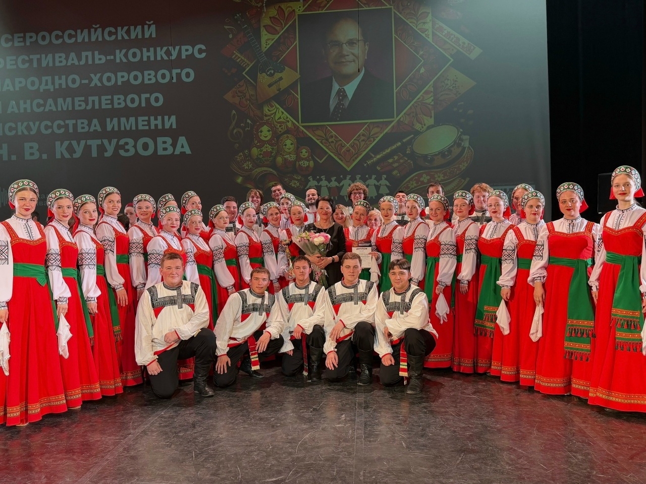 ПОБЕДА, ПОДТВЕРЖДАЮЩАЯ ВЫСОКИЙ УРОВЕНЬ МАСТЕРСТВА И ПРЕДАННОСТЬ ТРАДИЦИЯМ НАРОДНОГО ИСКУССТВА