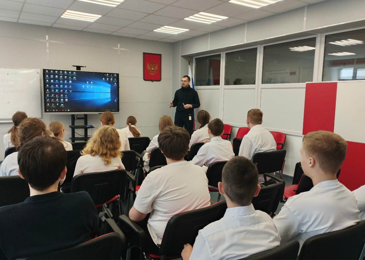 В АГРОТЕХНОЛОГИЧЕСКИХ КЛАССАХ УГЛЯНЦА ПРОШЛИ ПРАКТИЧЕСКИЕ ЗАНЯТИЯ С УЧАСТИЕМ ИНДУСТРИАЛЬНОГО ПАРТНЕРА